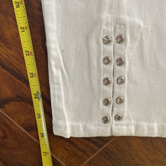 Suzanne Betro white pants in size 10 - Picture 14 of 14